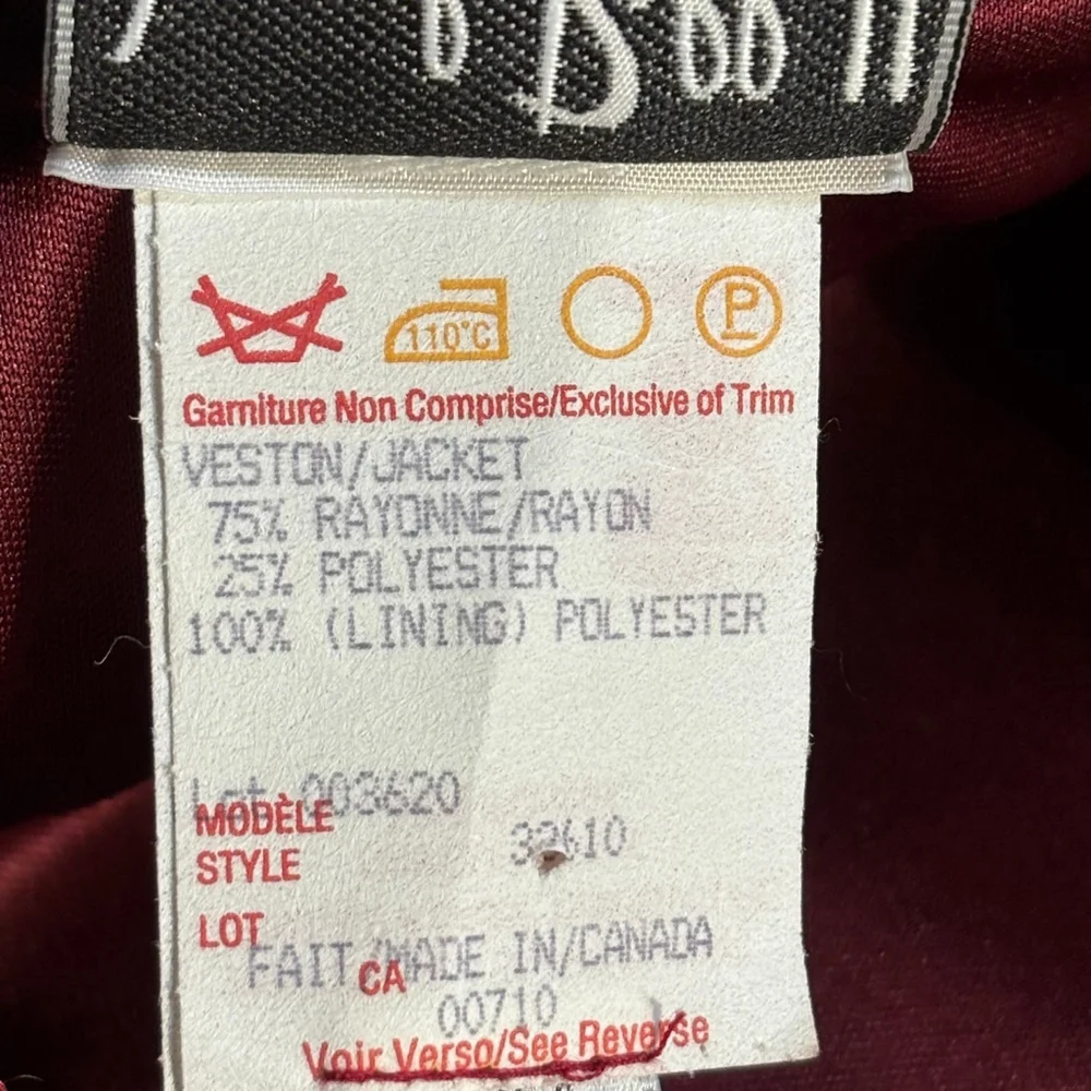Vintage Joseph Ribkoff Red Textured Jacket Women’s Size 16 Zipper Closure